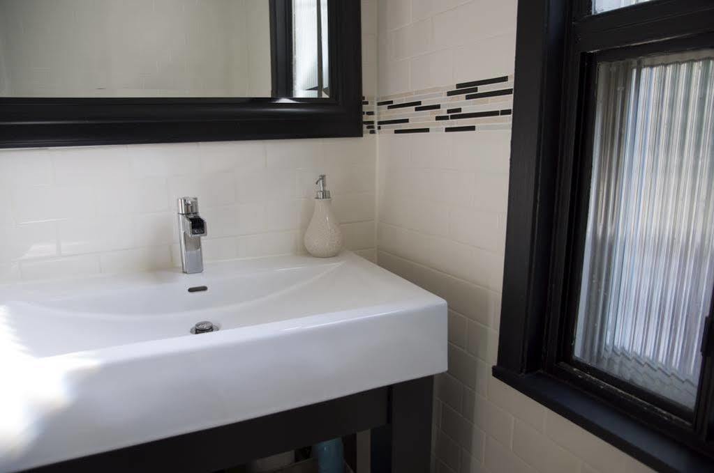 Downtown Home Inn B&B Торонто Экстерьер фото